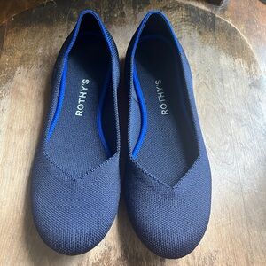 Rothy’s flat in navy, size 8